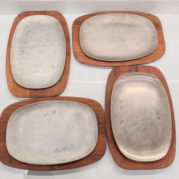 Set of 4-1960s MCM Gladmark of Burbank CA-Sizzler Plate Sets-Teak and Aluminum - Picture 2 of 9